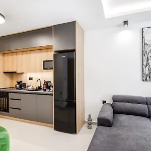 Διαμέρισμα New Luxury Near Center With Garden View, Bendevís